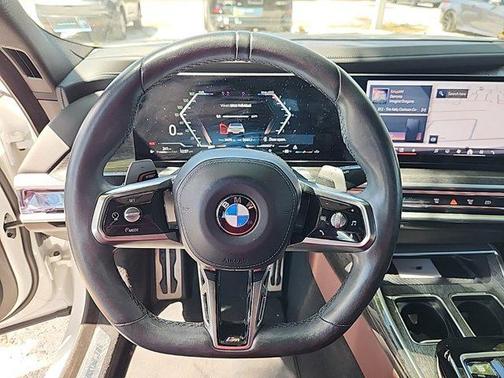 2023 BMW 740 i