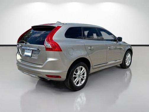 Seashell Metallic 2014 Volvo XC60 3.2 Premier