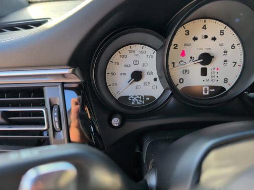 2023 Porsche Macan Premium Plus