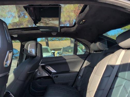 2023 BMW 760 i xDrive