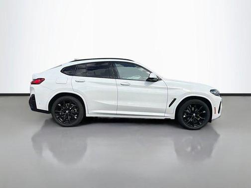 2025 BMW X4 xDrive30i