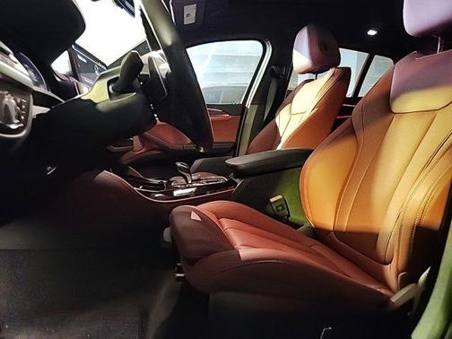 2025 BMW X4 xDrive30i