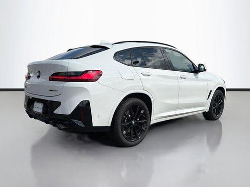 2025 BMW X4 xDrive30i