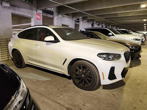 2025 BMW X4 xDrive30i