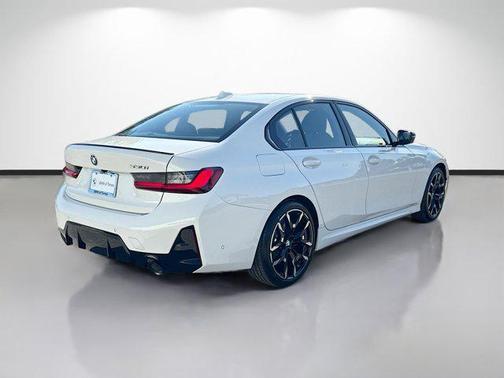 Alpine White 2026 BMW 330 330i