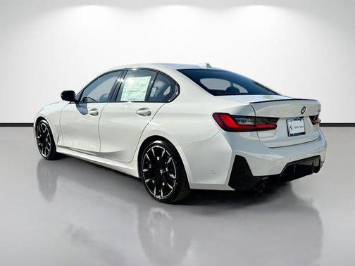 Alpine White 2026 BMW 330 330i