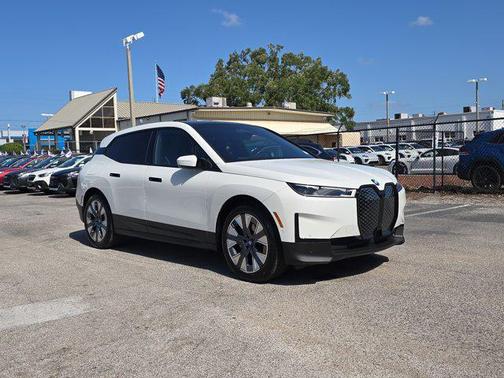 2025 BMW iX xDrive50