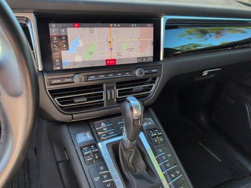 2020 Porsche Macan Base