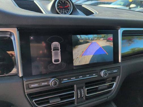 2020 Porsche Macan Base