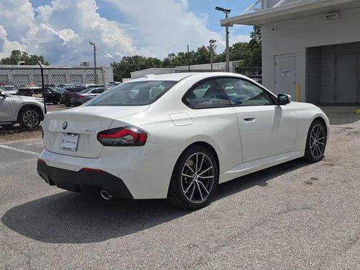 2024 BMW 230 i