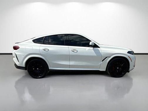 Mineral White Metallic 2024 BMW X6 xDrive40i