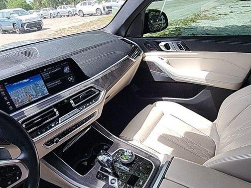 Black Sapphire Metallic 2022 BMW X5 sDrive40i