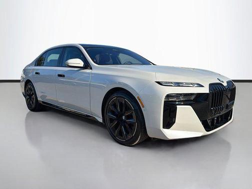2023 BMW 740 i