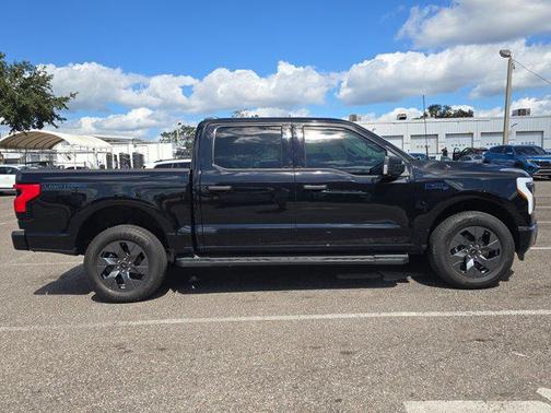 2024 Ford F-150 Lightning XLT