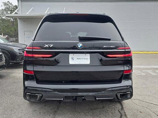 2025 BMW X7 xDrive40i