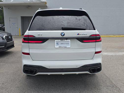 2025 BMW X7 M60i