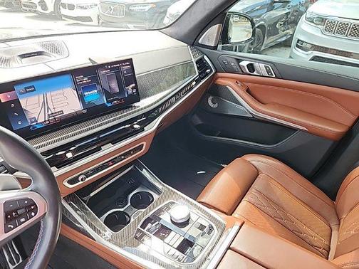 2023 BMW X7 M60i