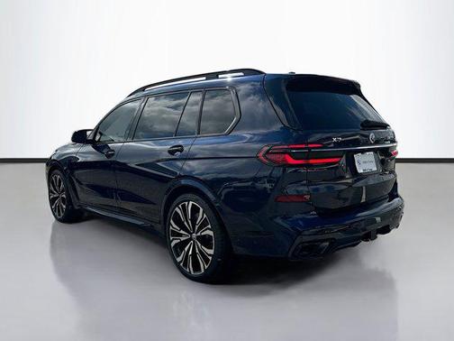 2023 BMW X7 M60i