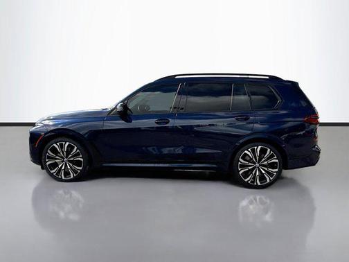 2023 BMW X7 M60i