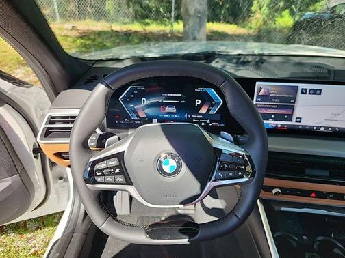 2025 BMW 330 i