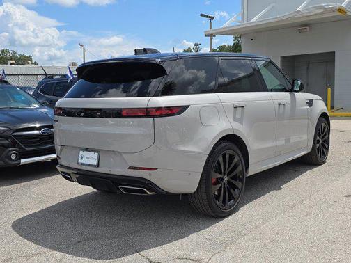 2024 Land Rover Range Rover Sport SE