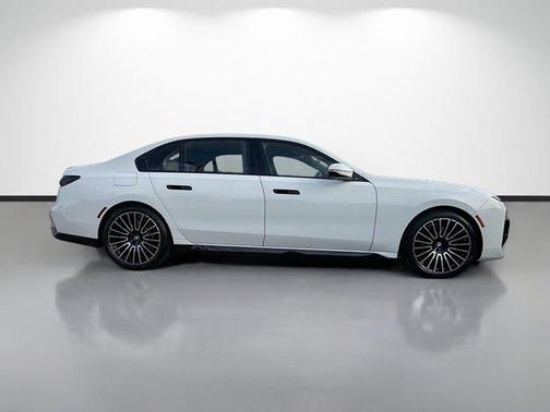 Alpine White 2026 BMW 760 xDrive