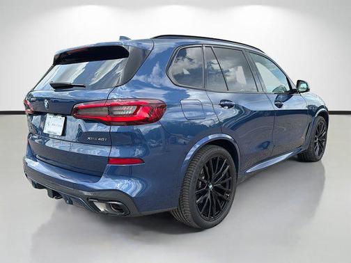 Phytonic Blue Metallic 2023 BMW X5 xDrive40i