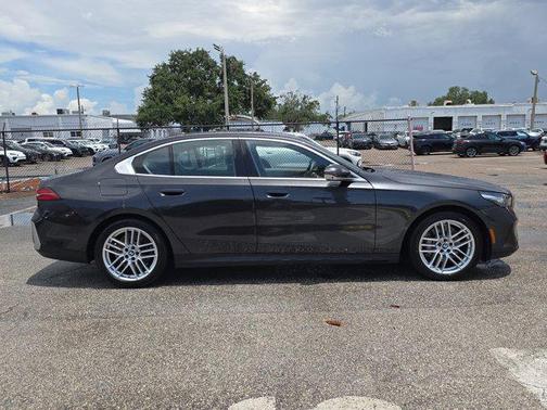 2025 BMW 530 i