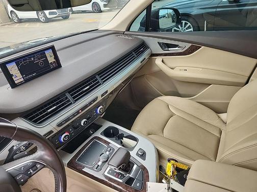 Orca Black Metallic 2019 Audi Q7 45 Premium