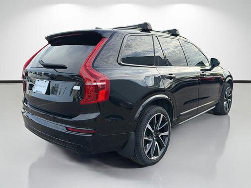 2023 Volvo XC90 Recharge Plug-In Hybrid T8 Plus Dark Theme 7-Seater