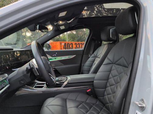 2025 BMW 740 740i
