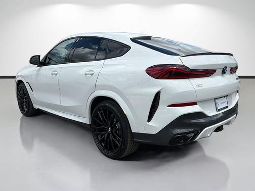 Alpine White 2027 BMW X6 M60i