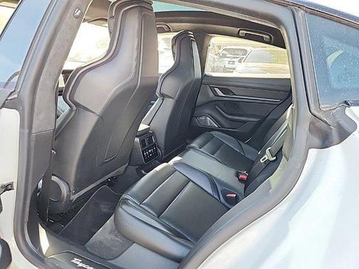 2022 Porsche Taycan Turbo S