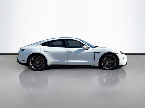 2022 Porsche Taycan Turbo S
