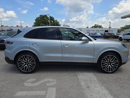 2024 Porsche Cayenne Base