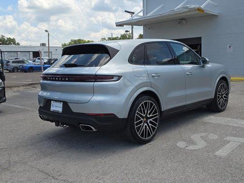 2024 Porsche Cayenne Base