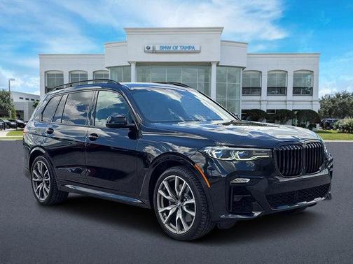 2022 BMW X7 M50i