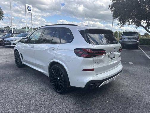 2026 BMW X5 M60i