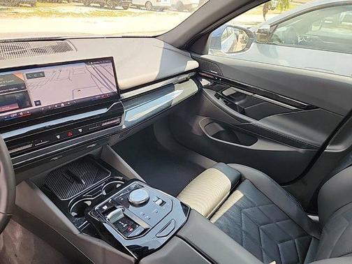 Phytonic Blue Metallic 2026 BMW 530 530i