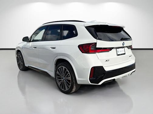 Alpine White 2026 BMW X1 xDrive28i