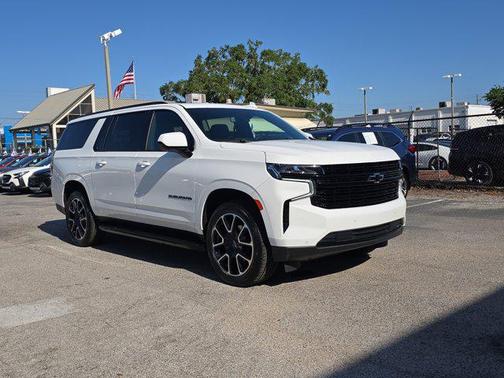 2023 Chevrolet Suburban RST