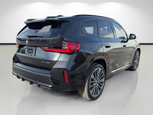 Black Sapphire Metallic 2026 BMW X1 xDrive28i
