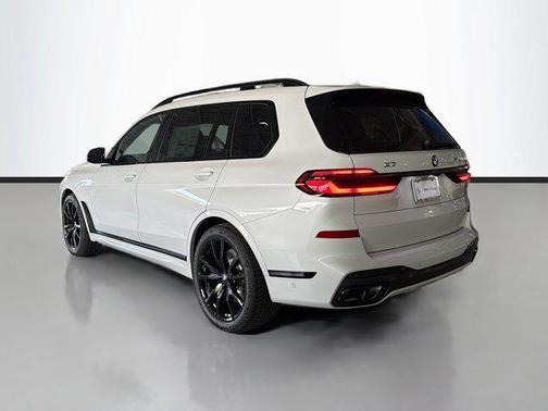 2026 BMW X7 M60i