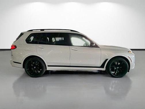 2026 BMW X7 M60i