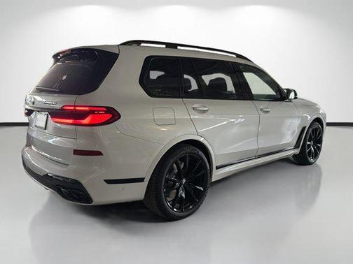 2026 BMW X7 M60i