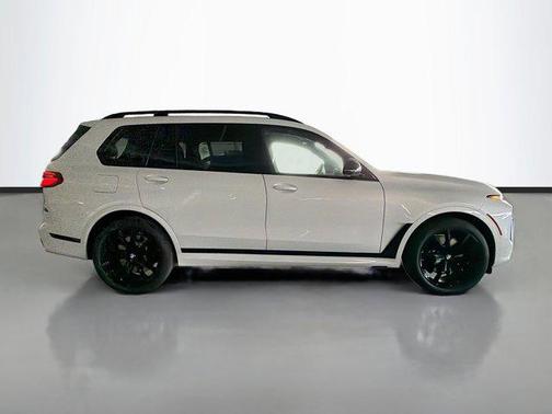 2026 BMW X7 M60i