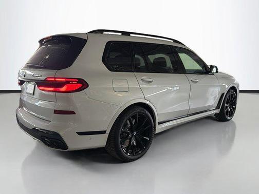 2026 BMW X7 M60i