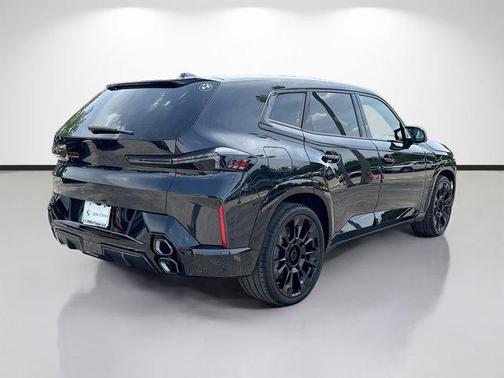 Black Sapphire Metallic 2026 BMW XM Label