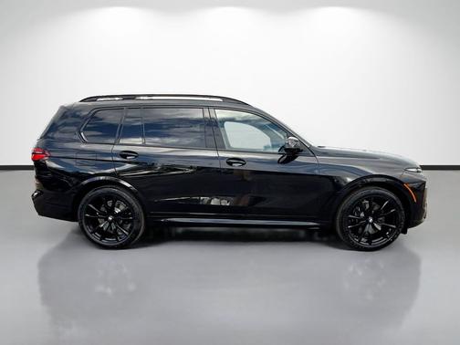 Black Sapphire Metallic 2027 BMW X7 xDrive40i