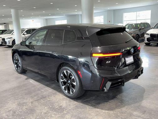 Black Sapphire Metallic 2026 BMW iX xDrive60